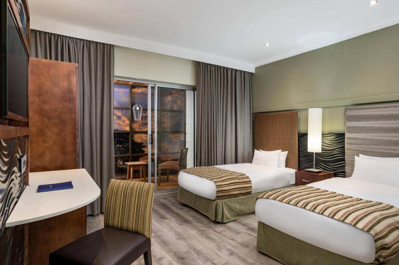 Protea Hotel By Marriott Ъпингтън Екстериор снимка