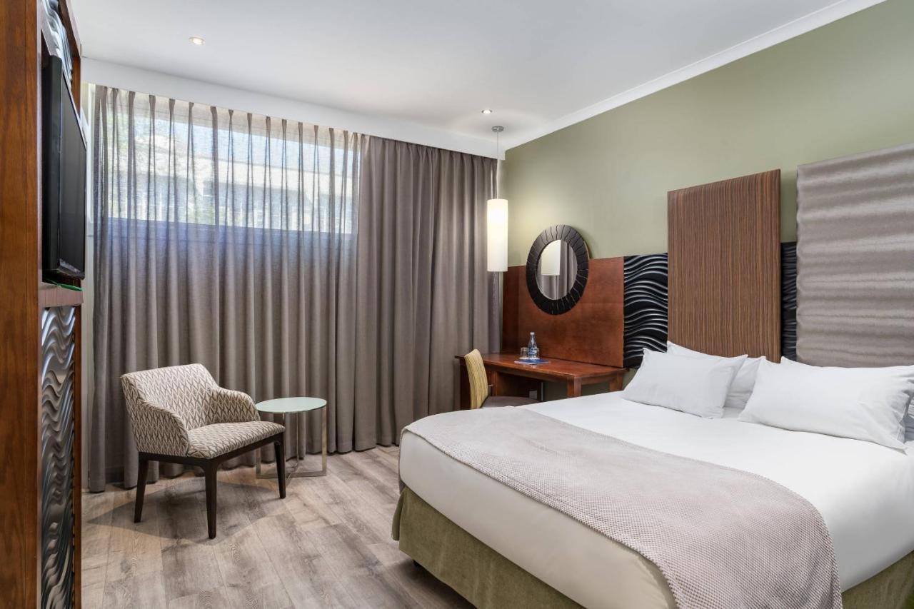 Protea Hotel By Marriott Ъпингтън Екстериор снимка