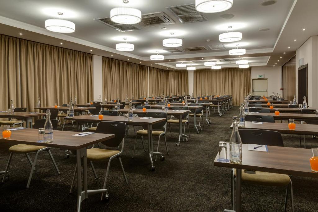 Protea Hotel By Marriott Ъпингтън Екстериор снимка