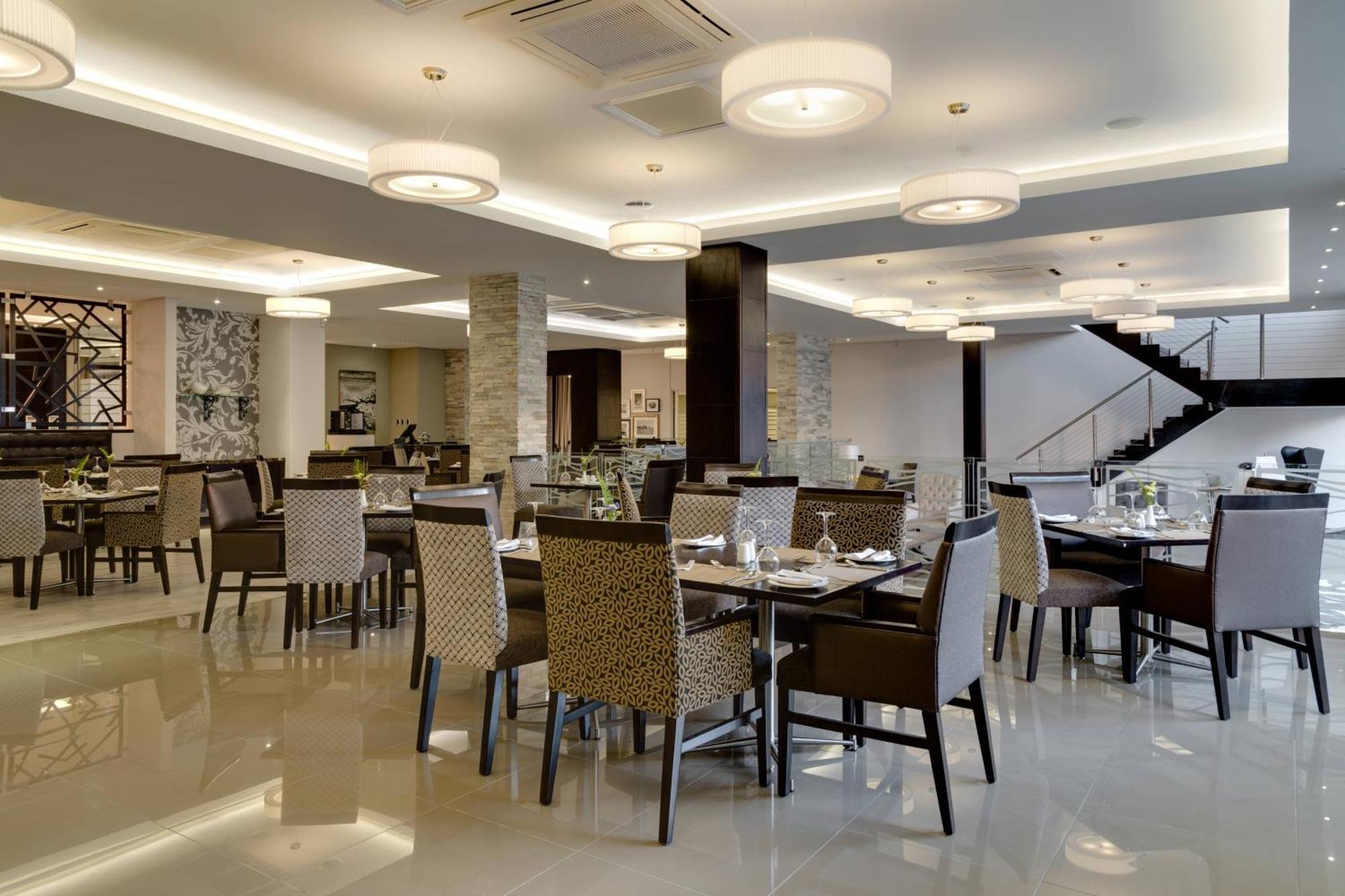 Protea Hotel By Marriott Ъпингтън Екстериор снимка