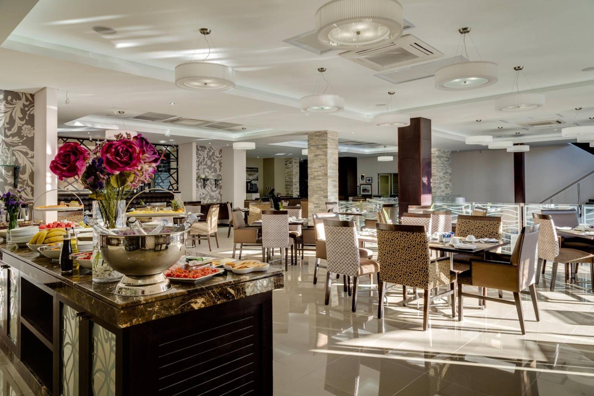 Protea Hotel By Marriott Ъпингтън Екстериор снимка