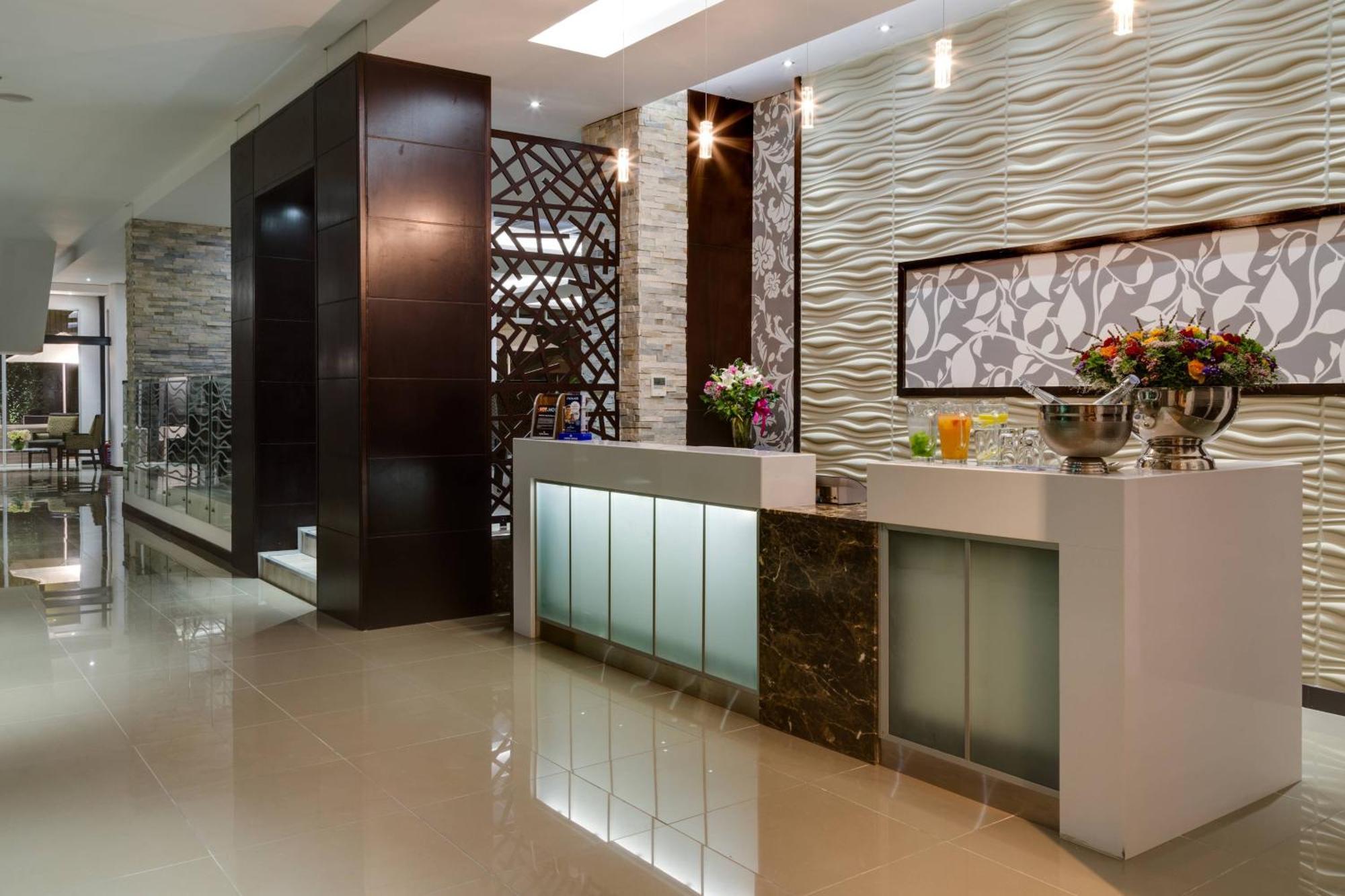 Protea Hotel By Marriott Ъпингтън Екстериор снимка